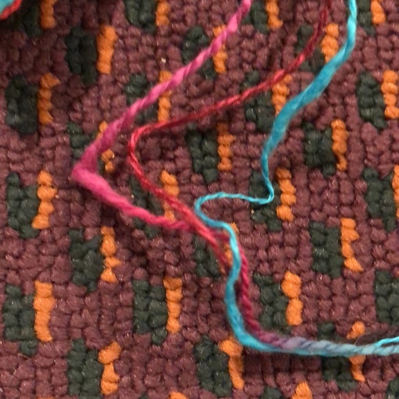 4. skeins 3 ply jewel tone yarn - Picture 7 of 11